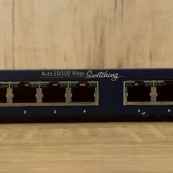 NETGEAR FS108P 8-PORT 10/100 Mbps PROSAFE SWITCH WITH POE FREE S/H - Picture 3 of 12